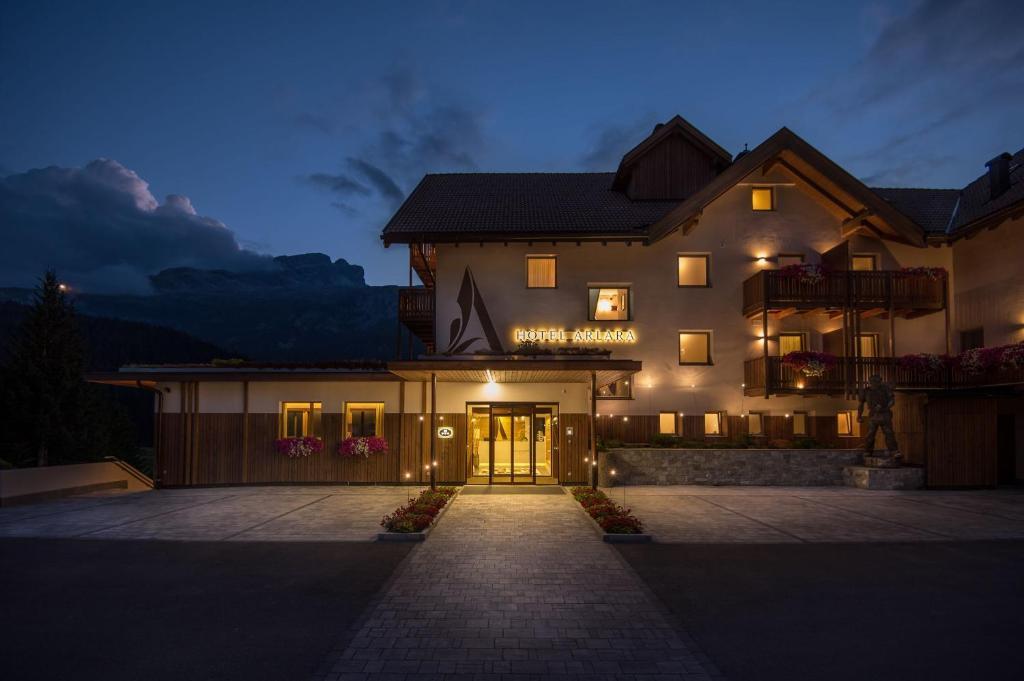 Hotel Arlara Корвара-ін-Бадія Екстер'єр фото